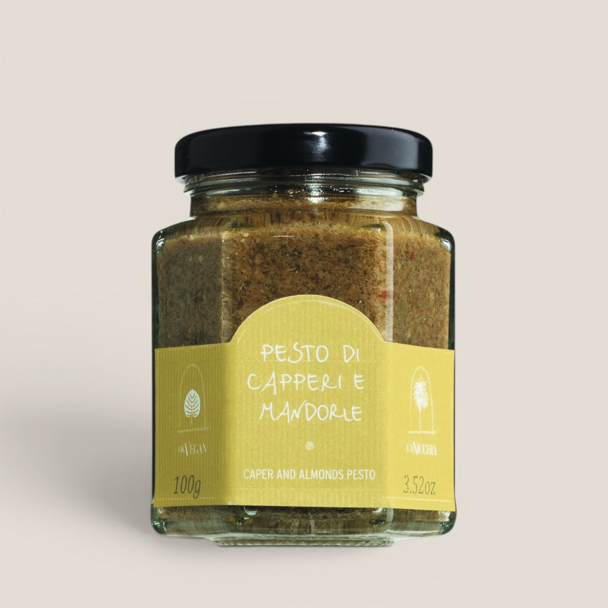 Pesto aus Kapern, Mandeln und Basilikum