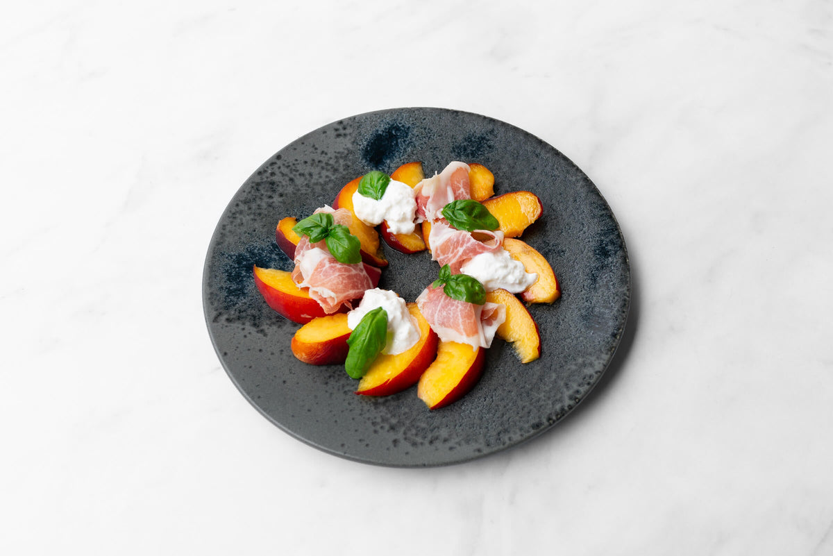 Pfirsichsalat mit Burrata und Culatello