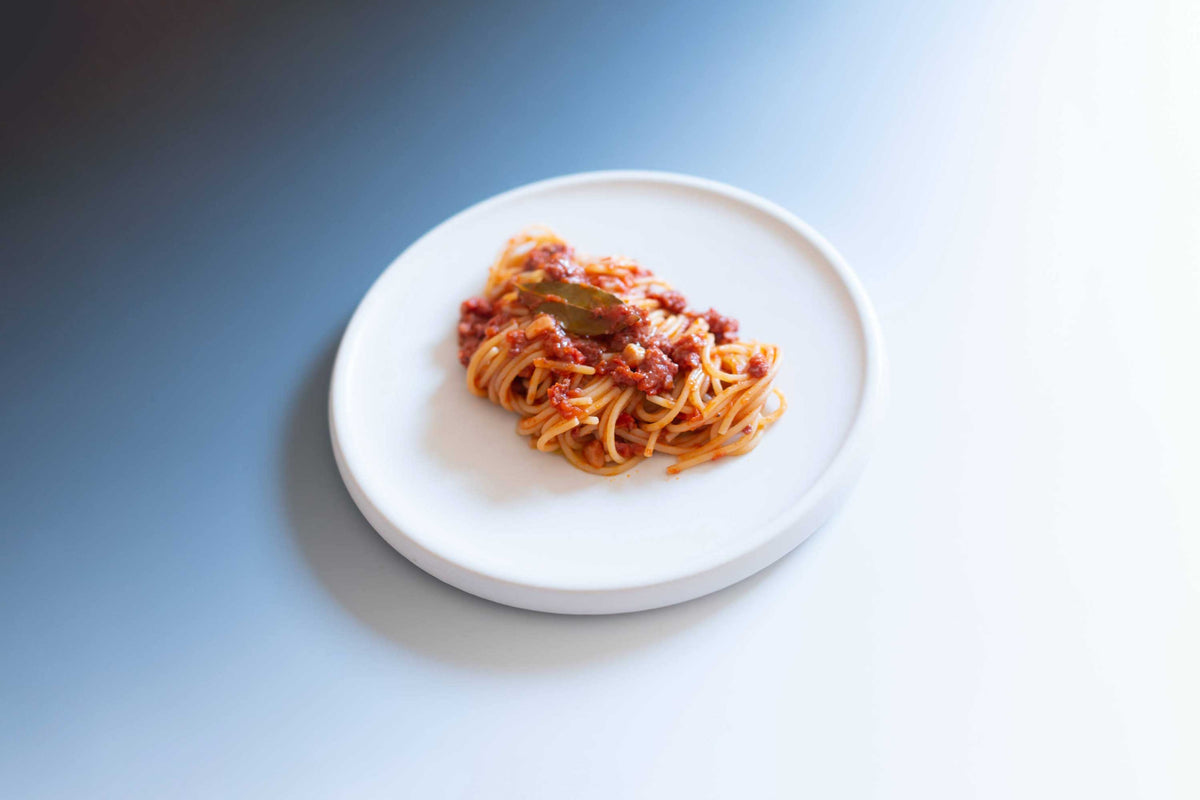 Rezept: Pasta mit Salsiccia, Rotwein und Lorbeer