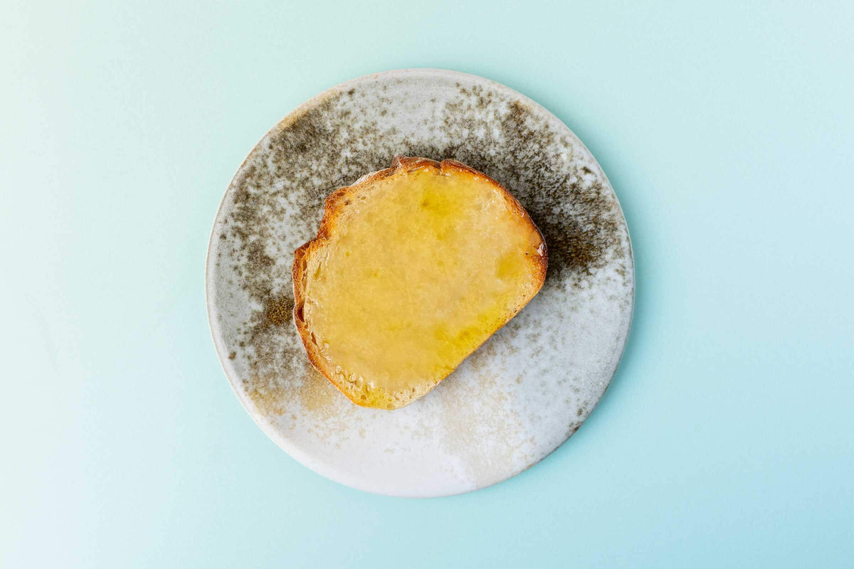 Toast mit Olivenöl und Honig